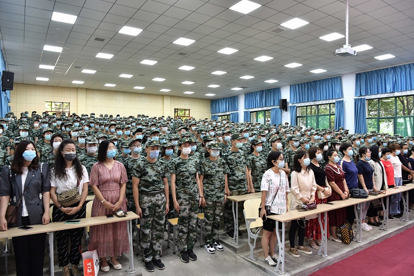 我校隆重举行2021级新生入学典礼暨拜师大会-运城学院附属中学