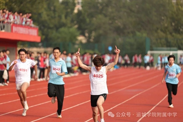 1762762727407955.jpg 学生4.jpg